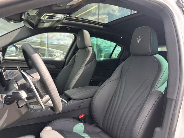 Used 2025 Maserati Grecale GT image 12