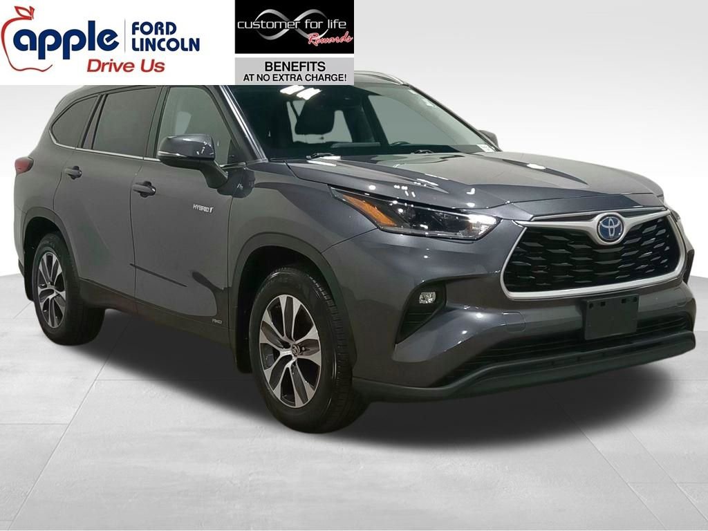 Used 2021 Toyota Highlander XLE