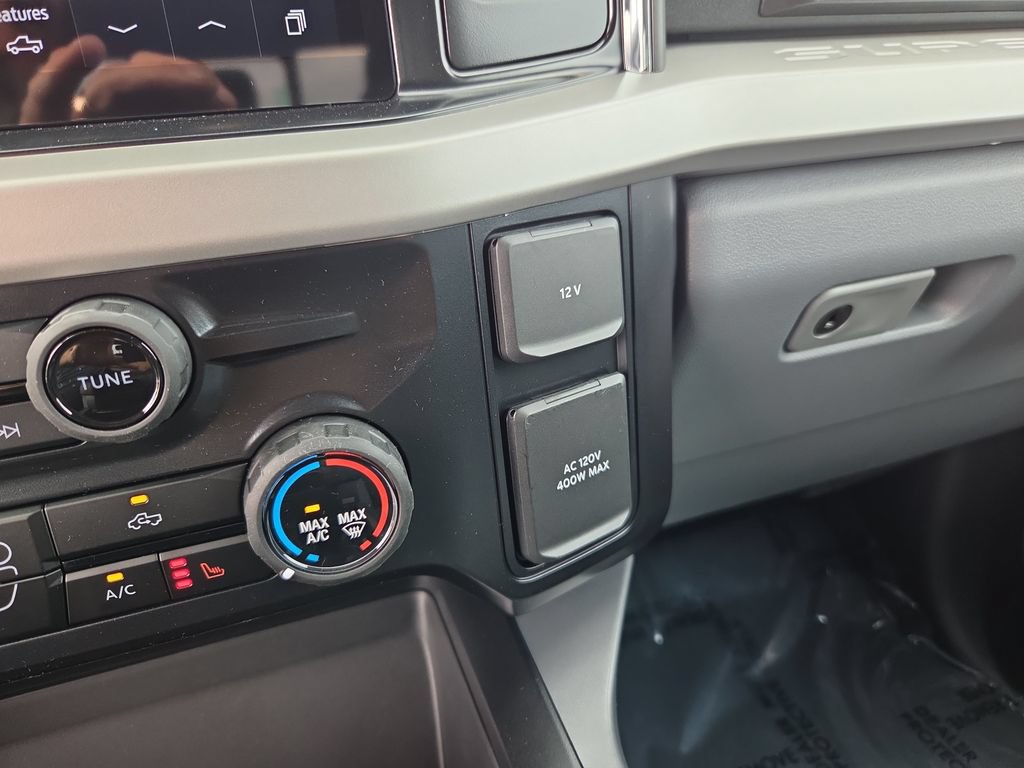New 2026 Ford F250 XLT w/ XLT Premium Package AWD/4WD image 35