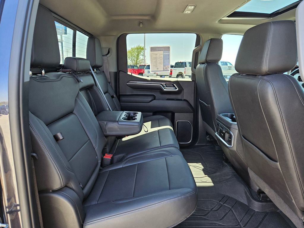 Used 2022 Chevrolet Silverado 1500 LTZ w/ LTZ Premium Package AWD/4WD image 31