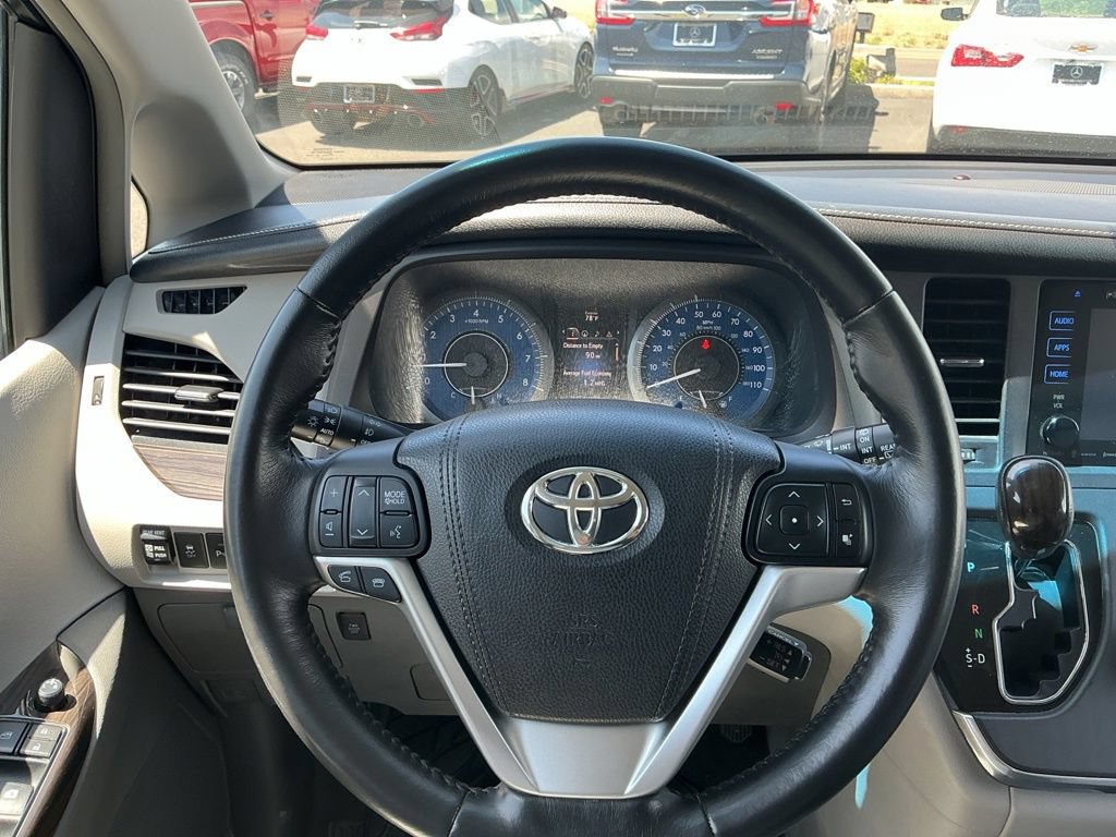 Used 2016 Toyota Sienna XLE w/ XLE Navigation Package FWD image 30