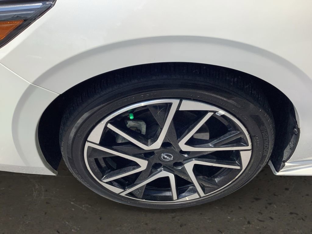 Used 2024 Nissan Sentra SR w/ SR Premium Package FWD image 10