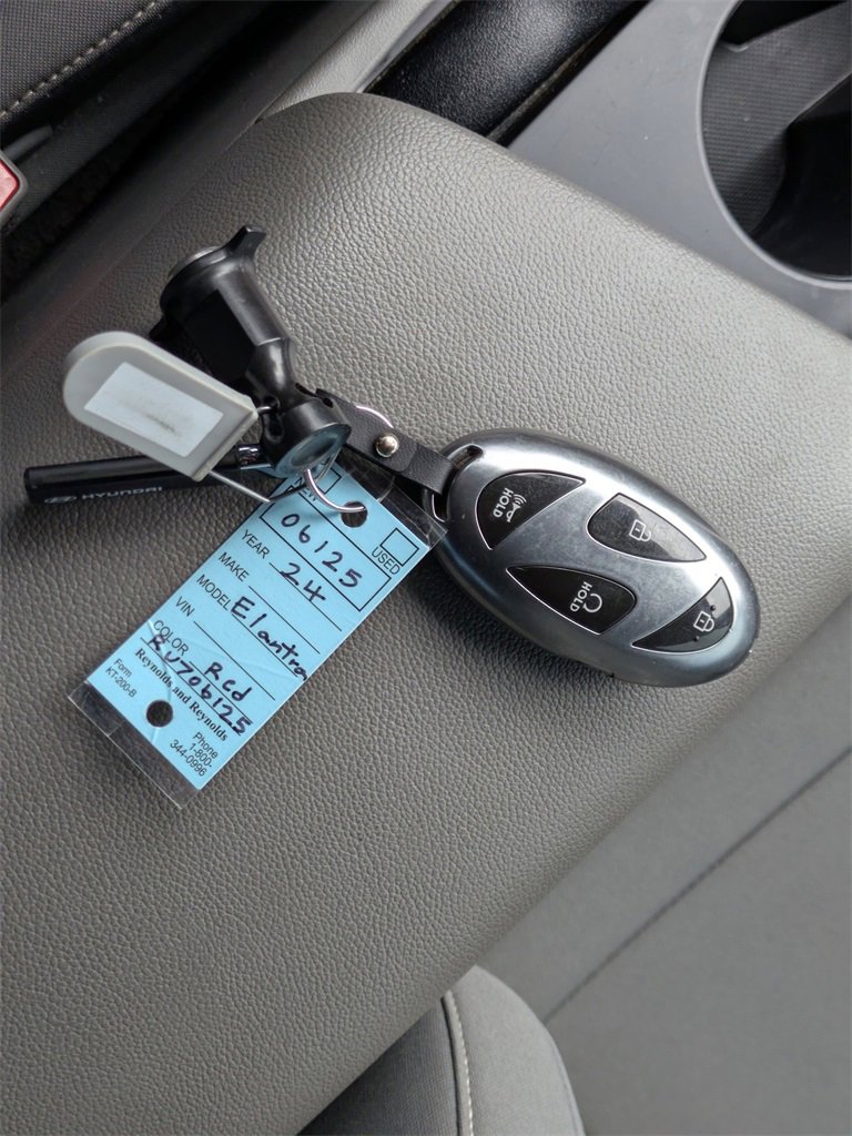 Used 2024 Hyundai Elantra SEL image 33