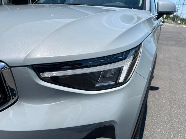 Used 2025 Volvo XC40 B5 Core AWD/4WD image 8