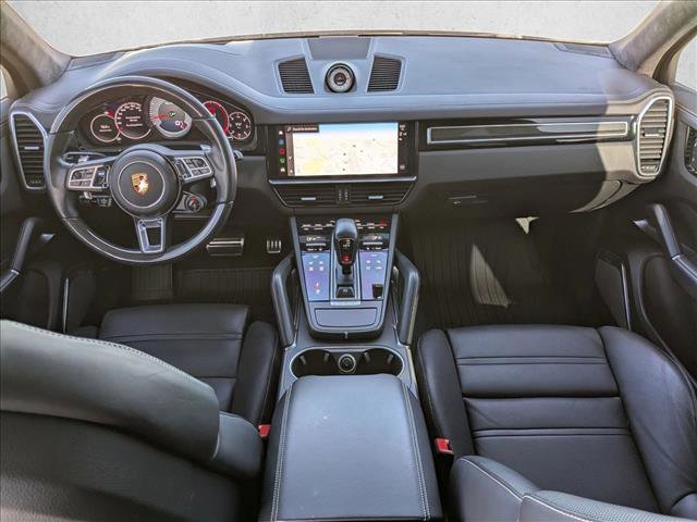 Used 2022 Porsche Cayenne Turbo image 14