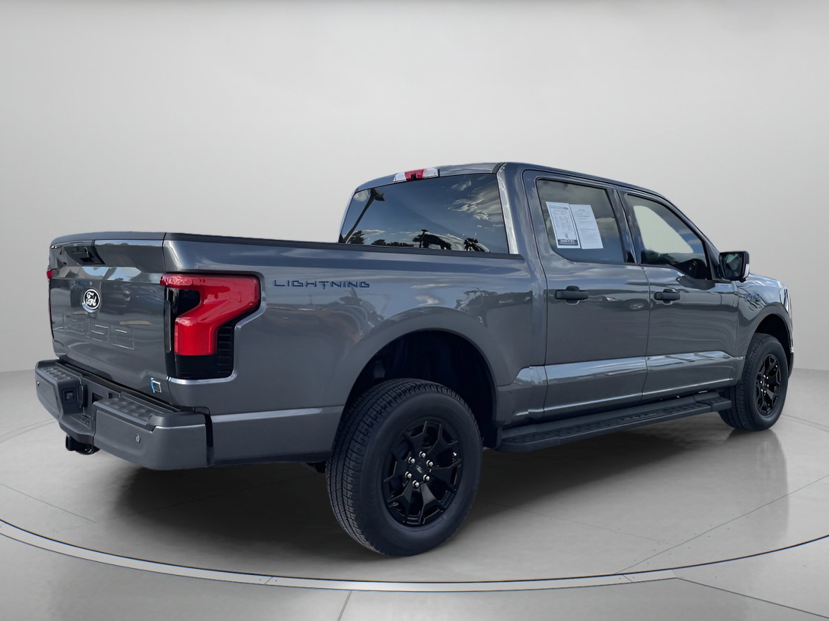 Used 2025 Ford F150 Lightning XLT image 3