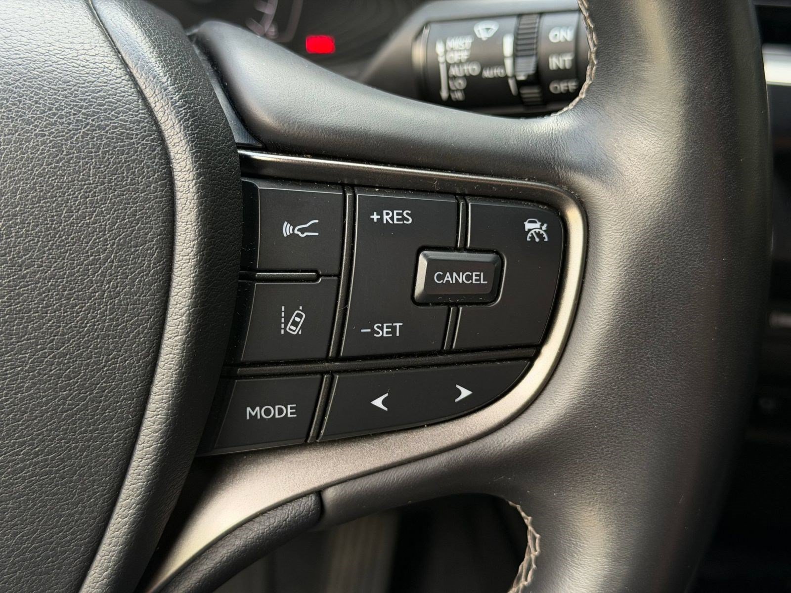 Certified 2021 Lexus UX 250h w/ Premium Package AWD/4WD image 18