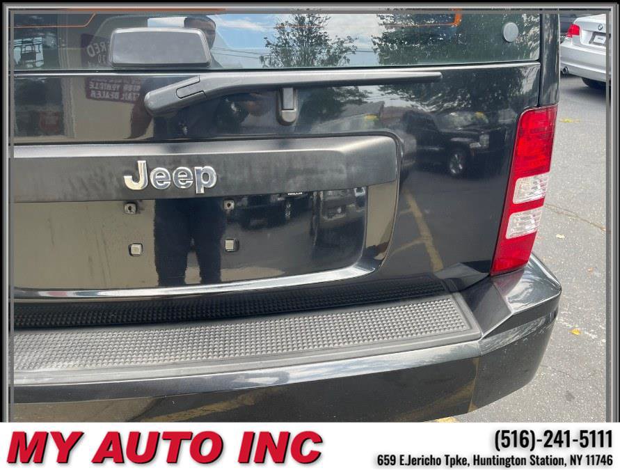 Used 2011 Jeep Liberty Sport image 34