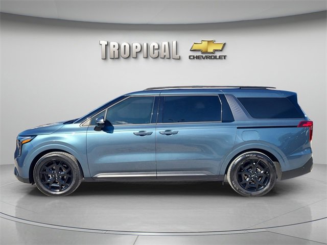 Used 2025 Kia Carnival SX Prestige image 2