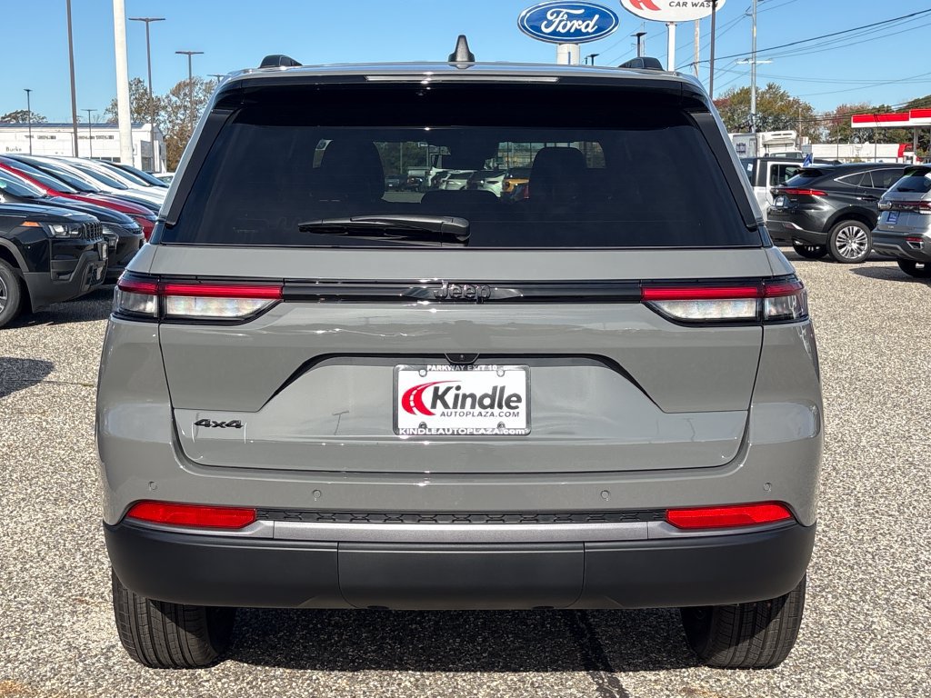New 2027 Jeep Grand Cherokee 4WD image 11