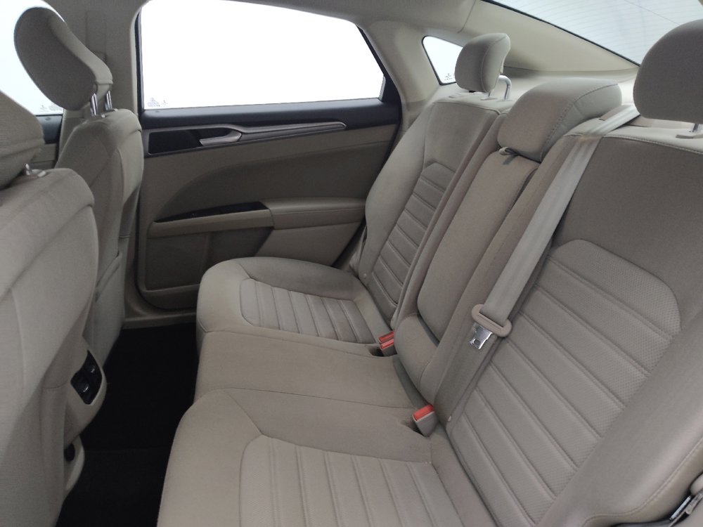 Used 2020 Ford Fusion SE AWD/4WD image 18