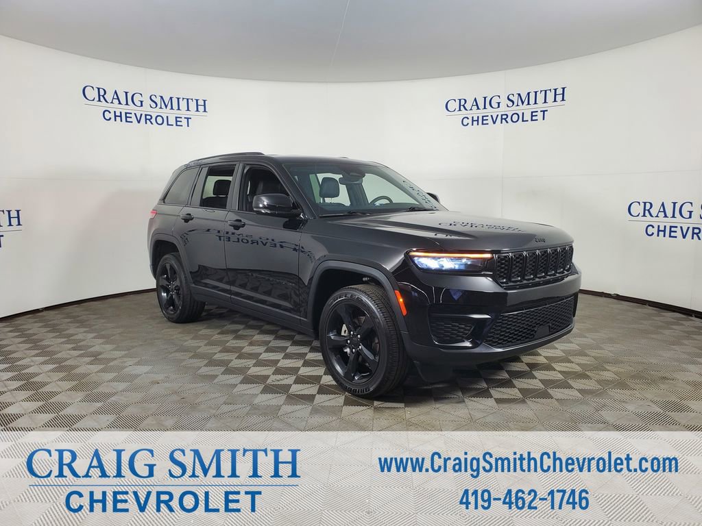 Used 2024 Jeep Grand Cherokee Altitude image 9