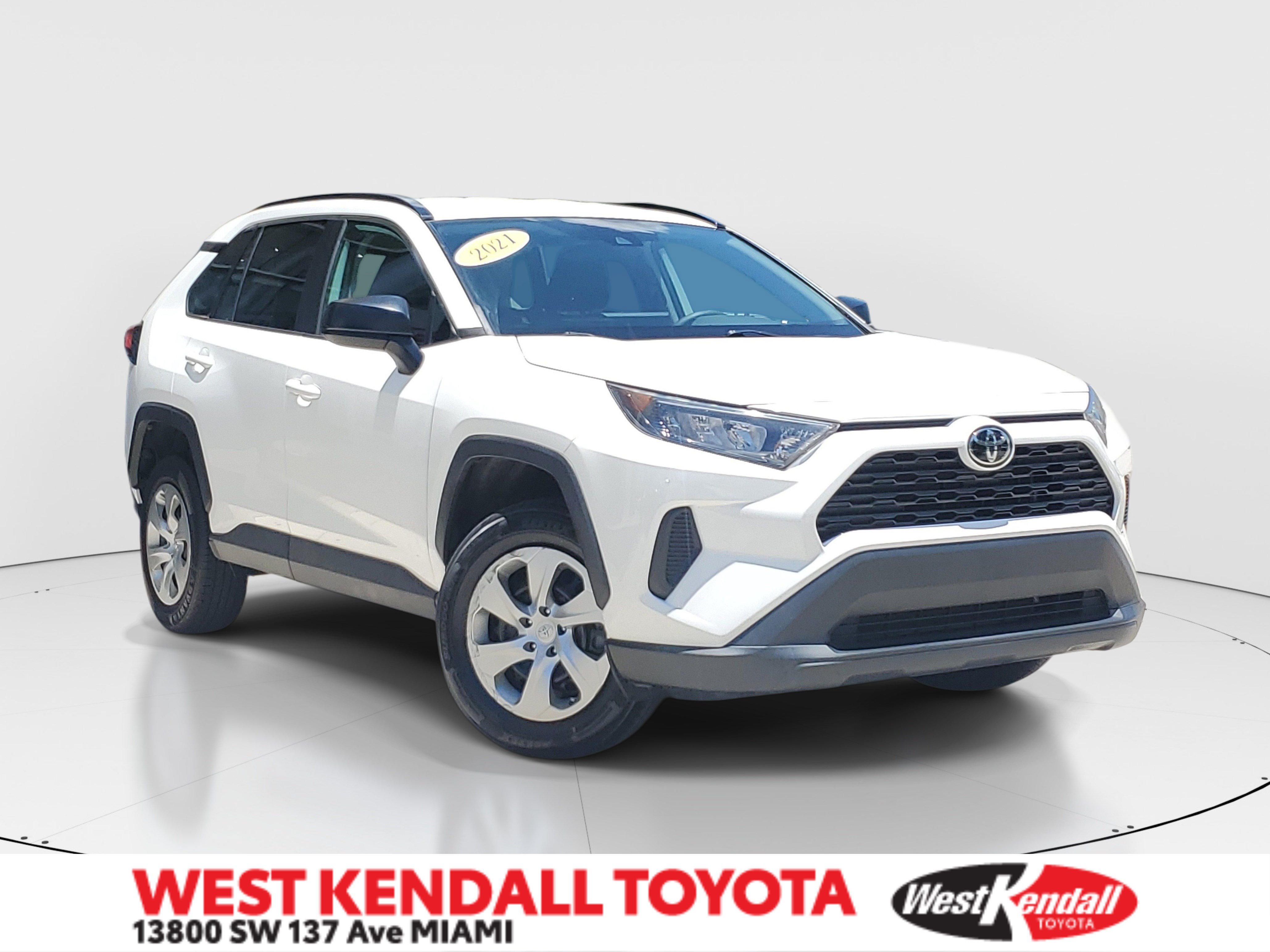 Used 2021 Toyota RAV4 LE FWD image 1
