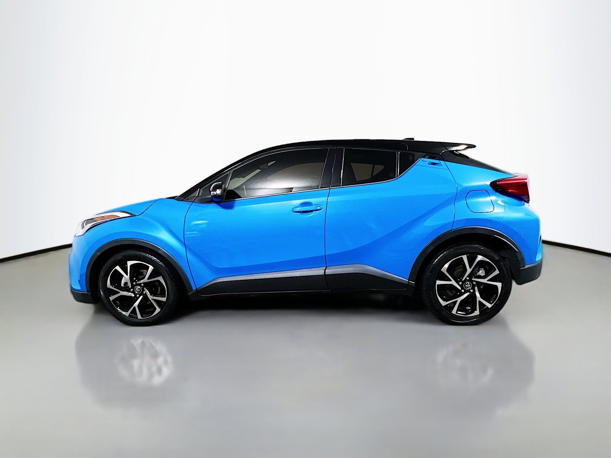 Used 2019 Toyota C-HR Limited image 9