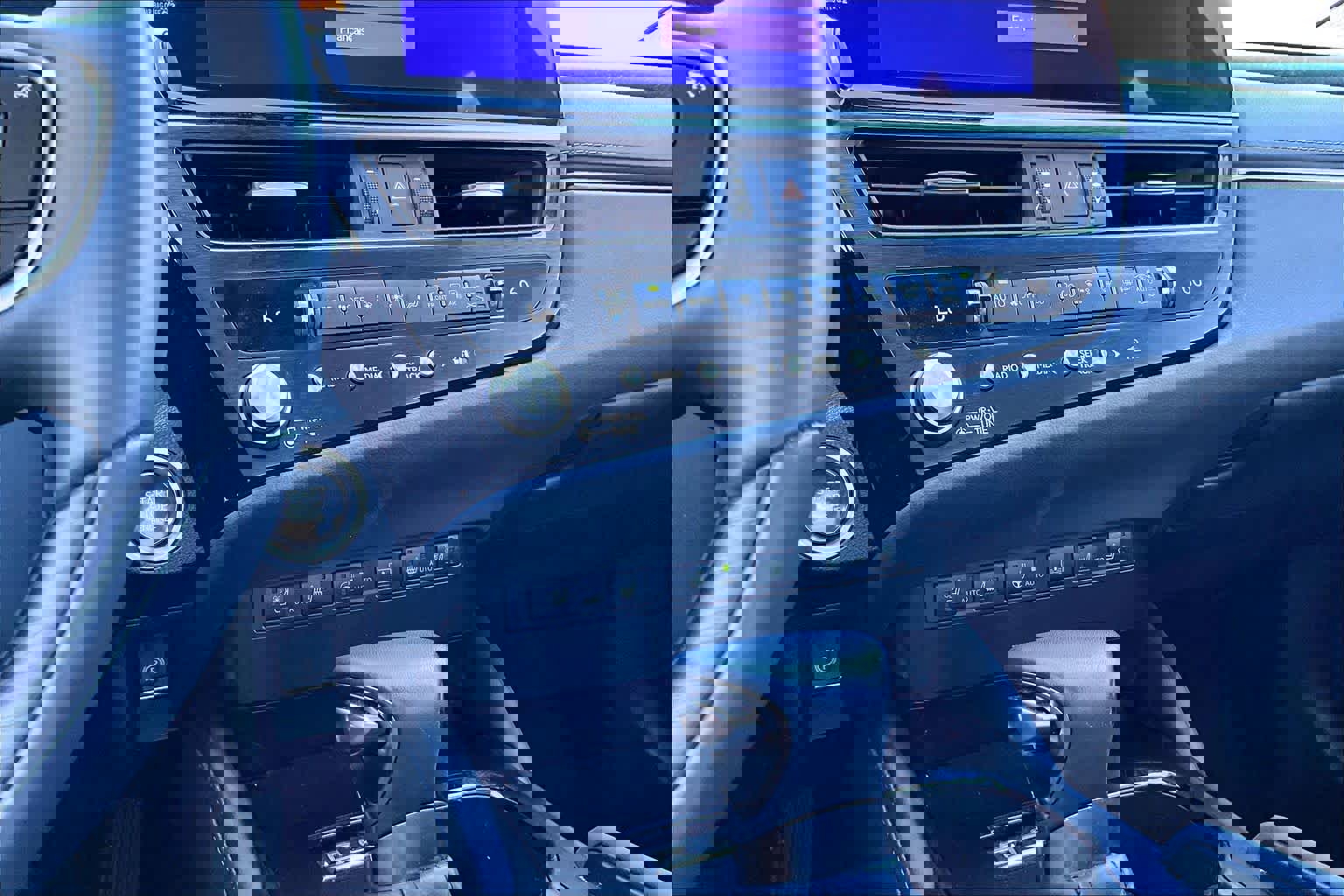 Used 2024 Lexus ES 350 Luxury w/ Technology Package image 35