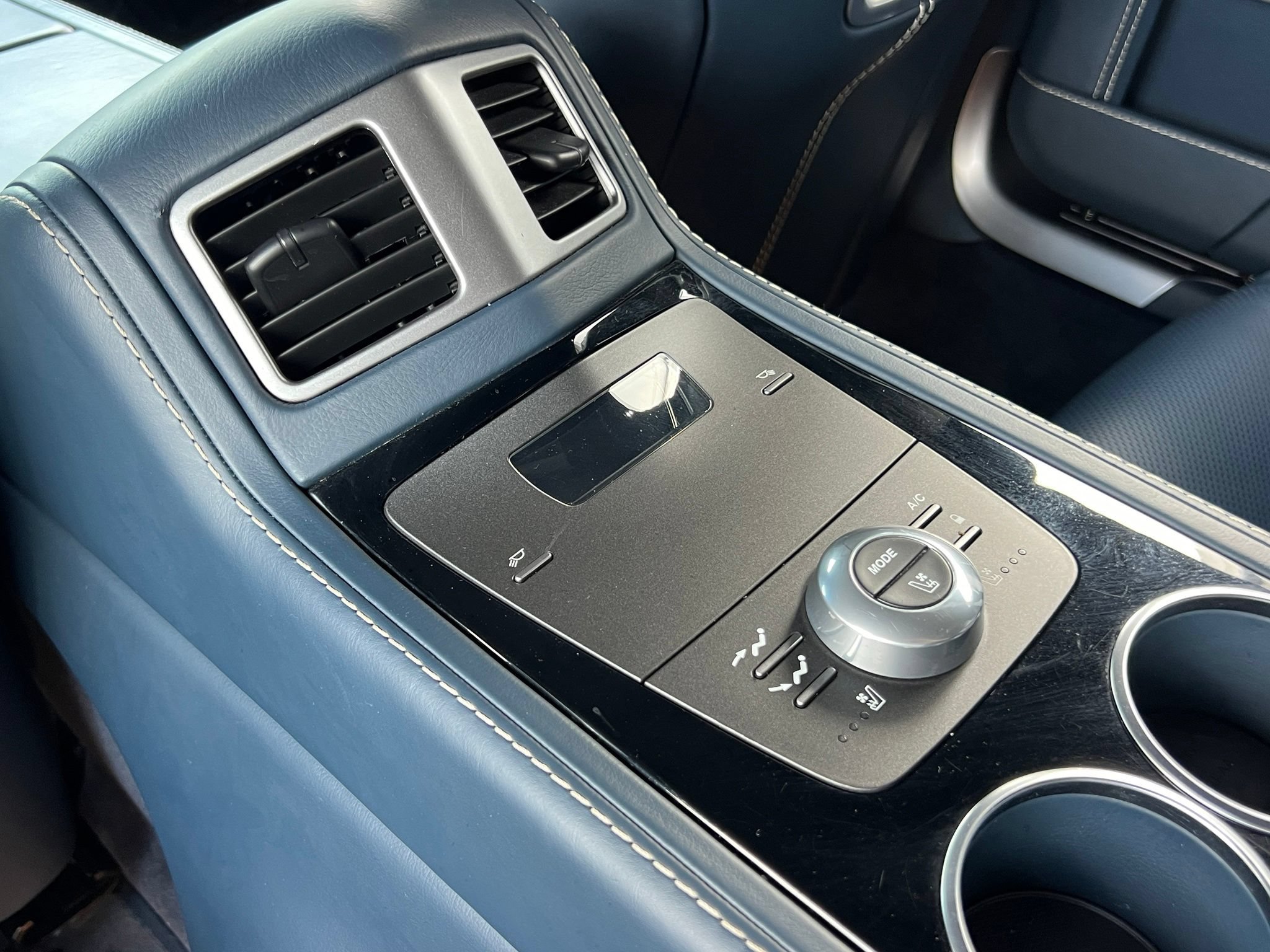 Used 2014 Aston Martin Rapide S RWD image 21