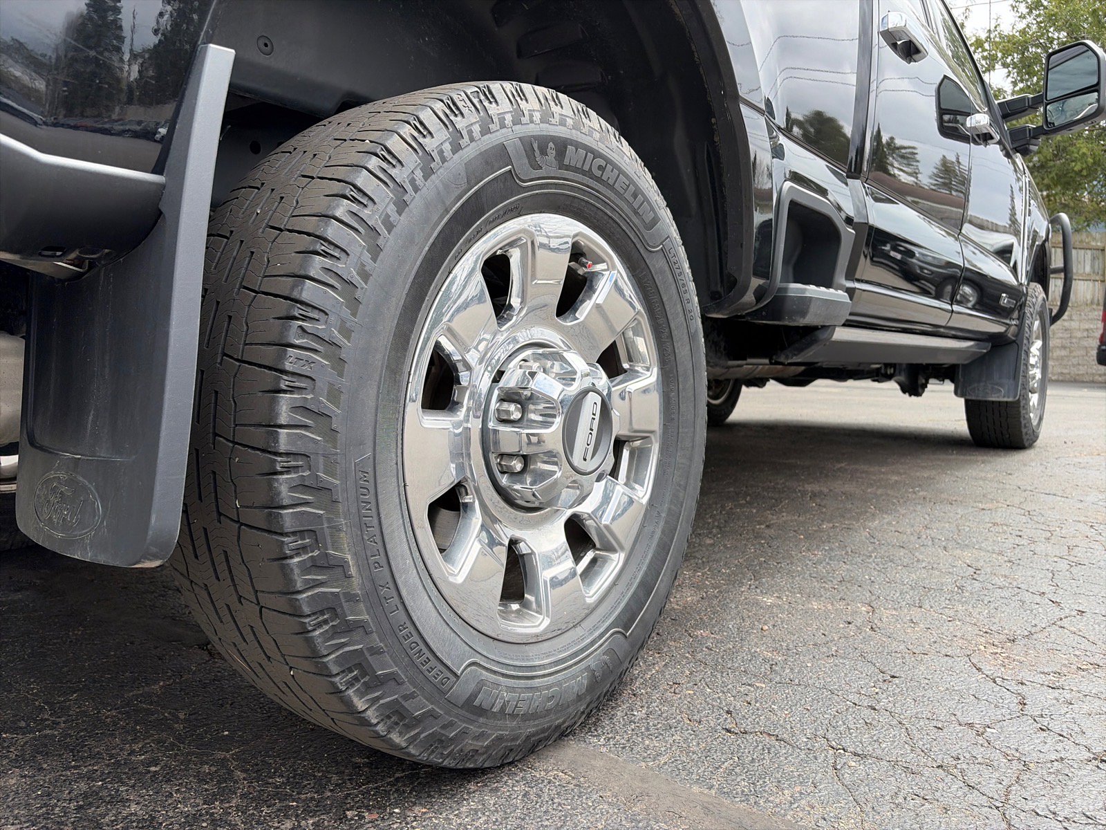 Used 2024 Ford F350 Lariat w/ Lariat Ultimate Package AWD/4WD image 7