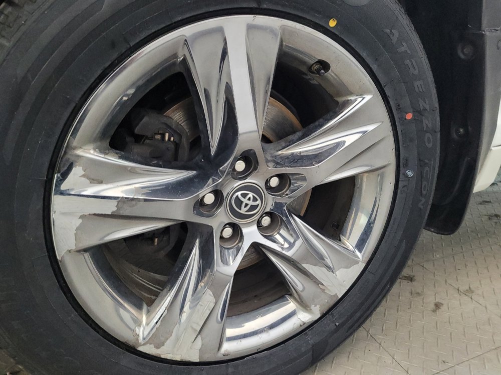 Used 2019 Toyota Highlander Limited Platinum w/ Carpet Mat Package (TMS) image 31