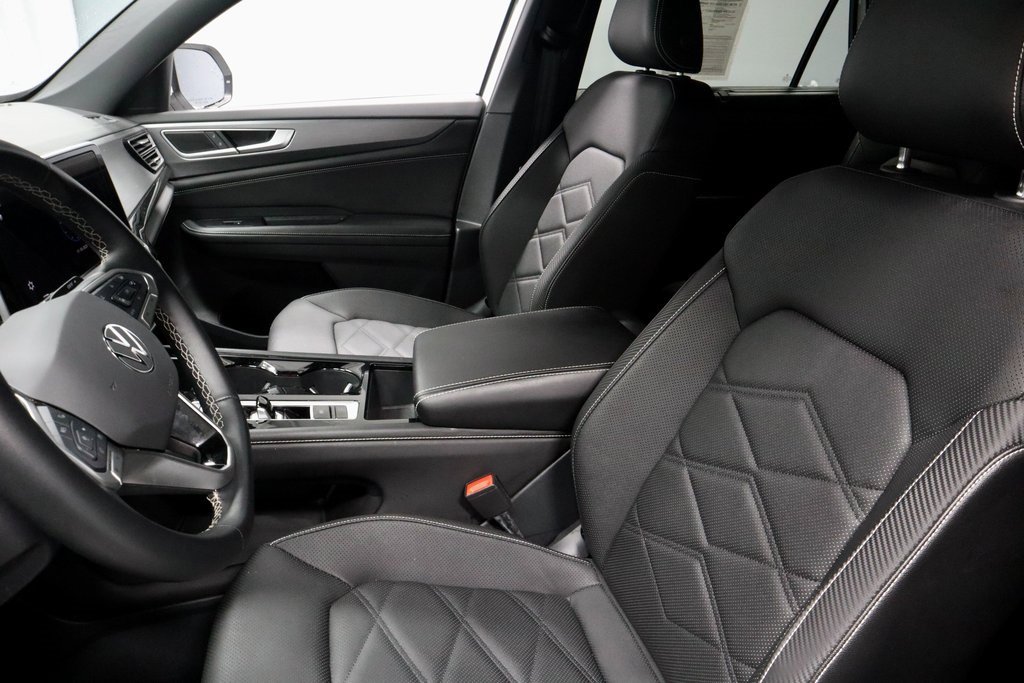 Used 2025 Volkswagen Atlas Cross Sport SE image 24