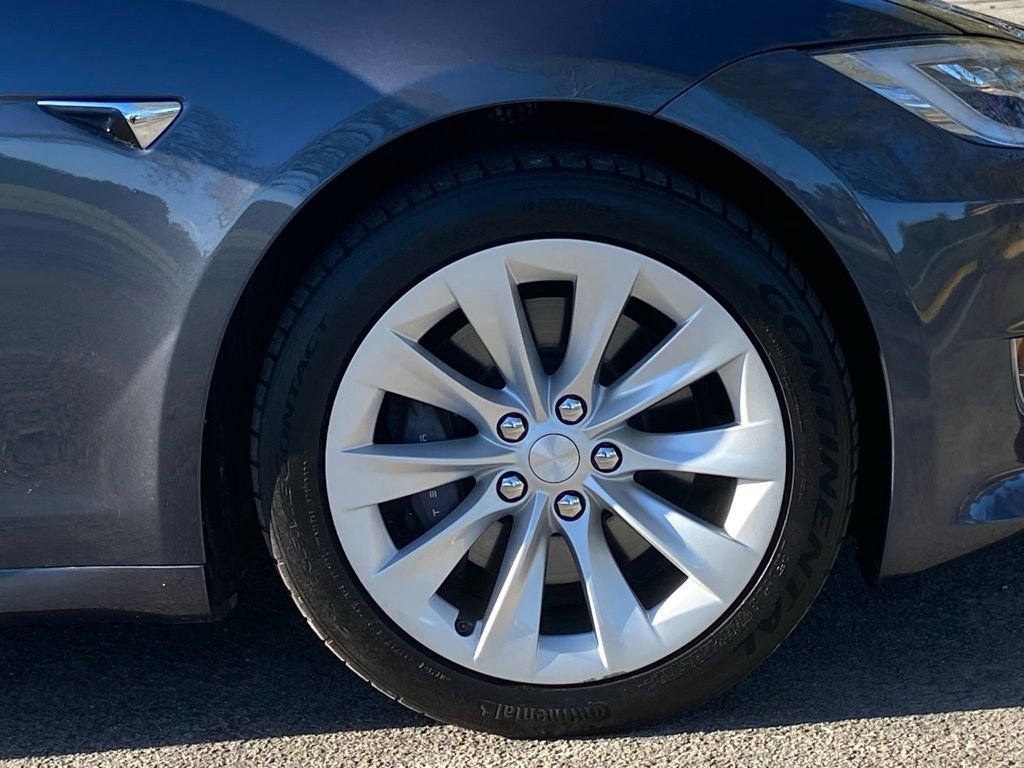 Used 2020 Tesla Model S Long Range Plus image 11