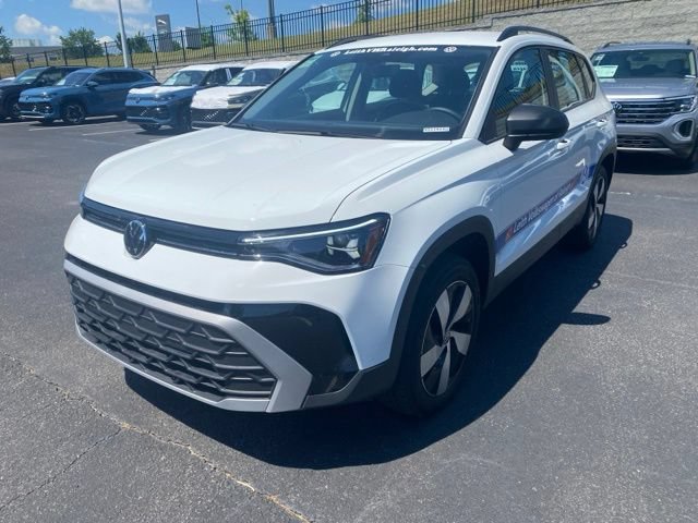 Used 2025 Volkswagen Taos S AWD/4WD image 2