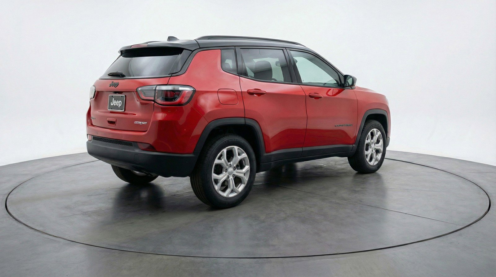 Used 2025 Jeep Compass Latitude AWD/4WD image 9