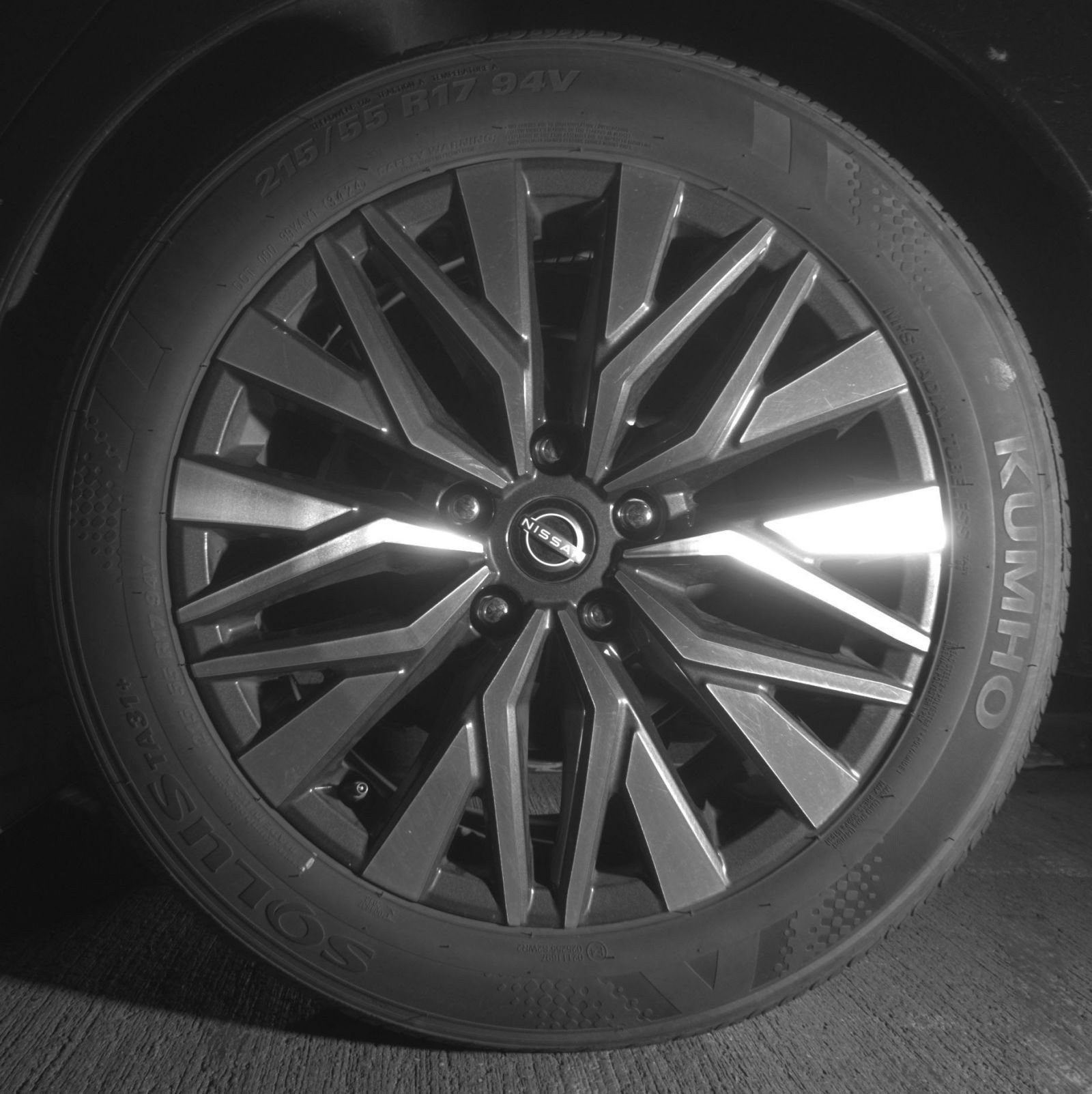 Used 2025 Nissan Altima 2.5 SV FWD image 17