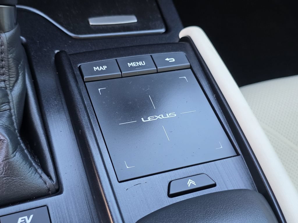 Certified 2022 Lexus ES 300h Ultra Luxury w/ Accessory Package 2 FWD image 28
