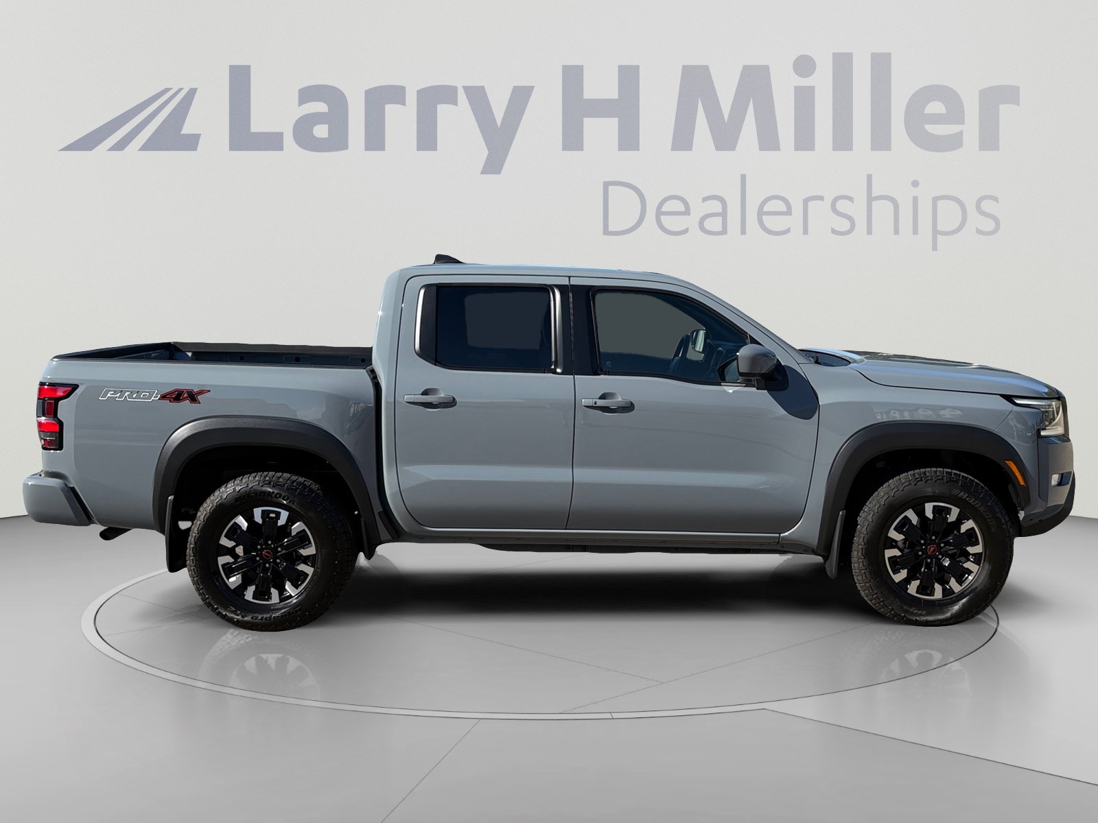 Used 2024 Nissan Frontier PRO-4X w/ Technology Package AWD/4WD image 6
