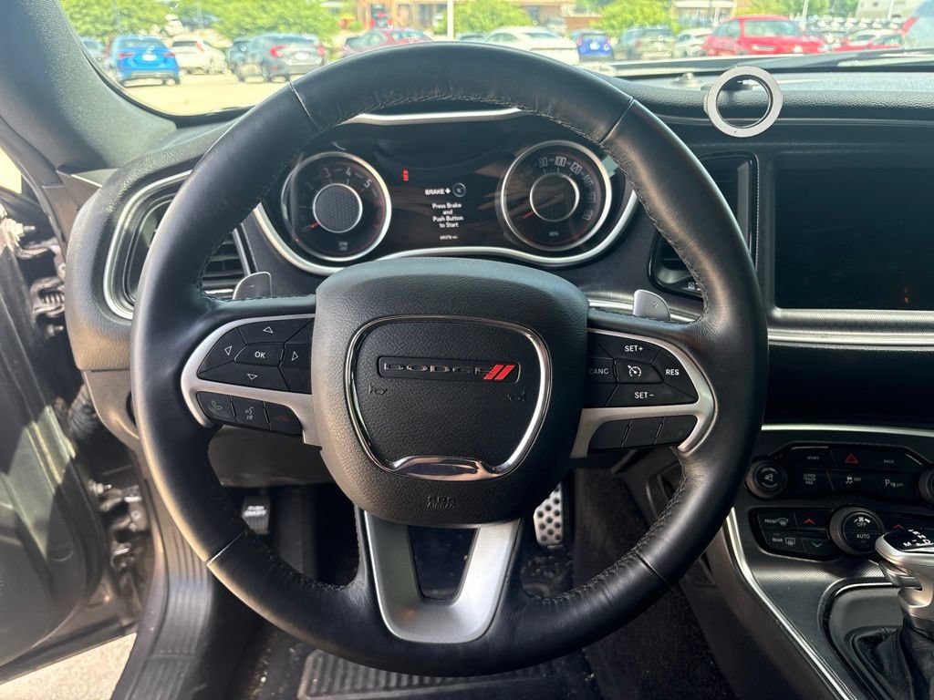 Used 2015 Dodge Challenger R/T Scat Pack w/ Leather Interior Group RWD image 12