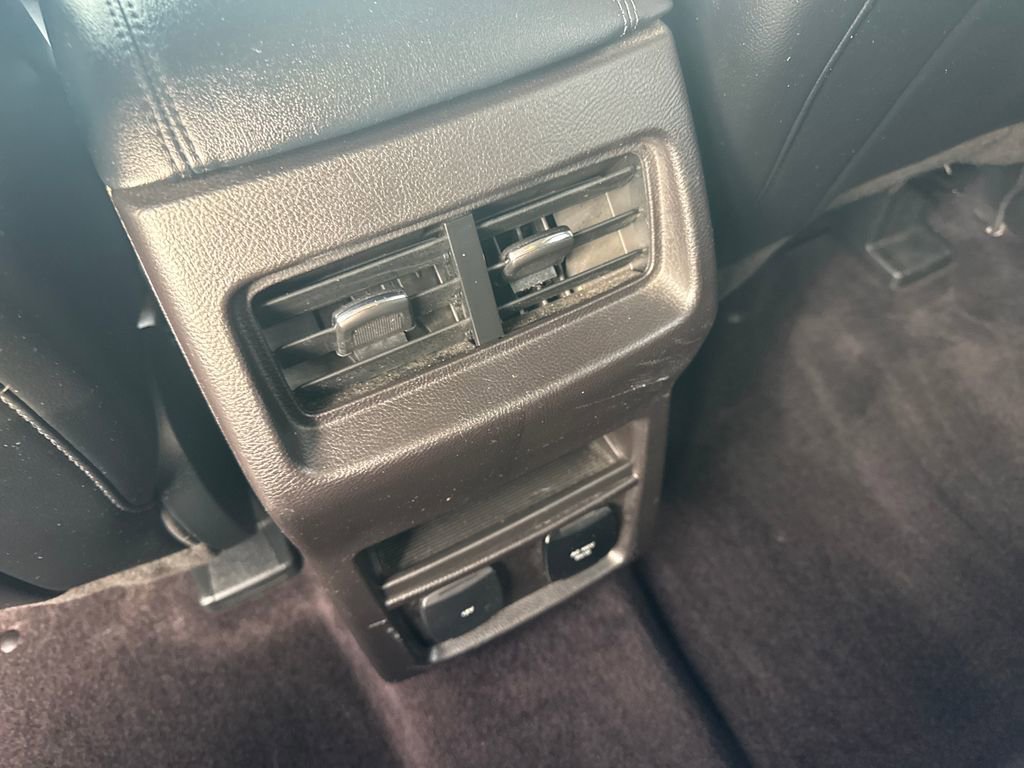 Used 2015 Ford Edge SEL w/ Equipment Group 201A image 17