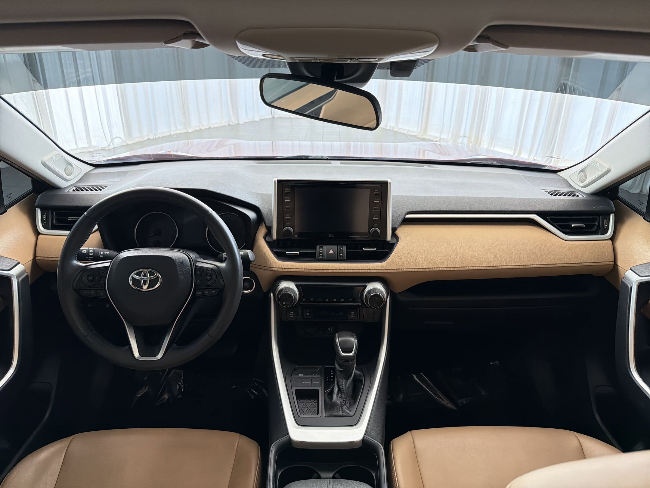 Used 2019 Toyota RAV4 XLE Premium FWD image 17