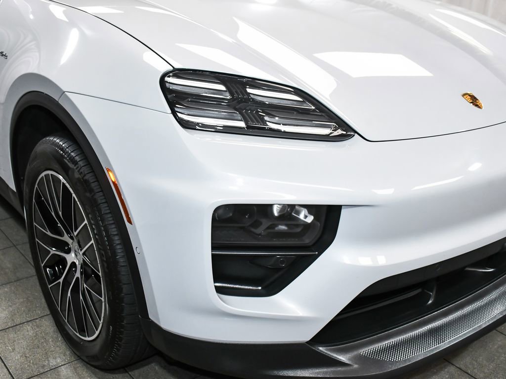 Used 2025 Porsche Macan 4 Electric AWD/4WD image 73