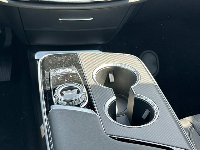 Used 2025 Cadillac Lyriq Luxury image 4