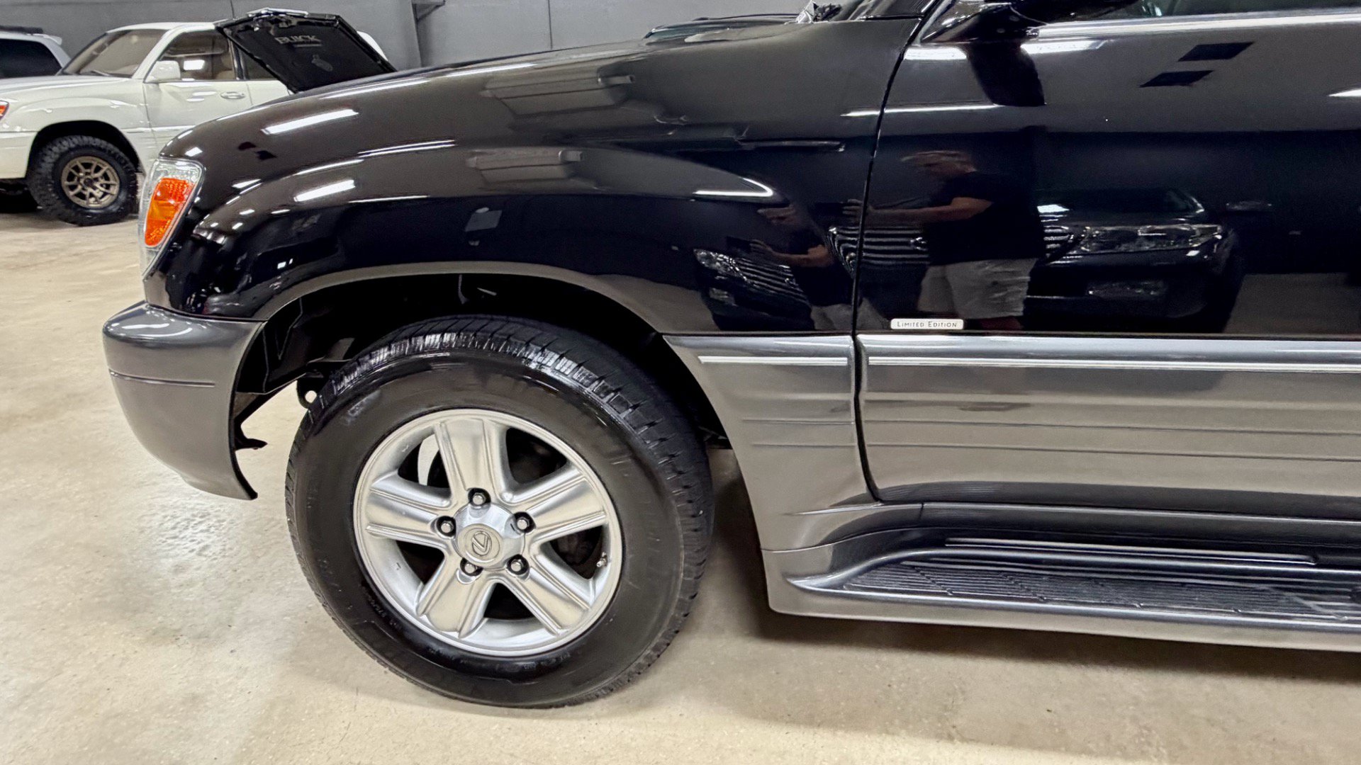 Used 2007 Lexus LX 470 4WD w/ Limited Edition image 18