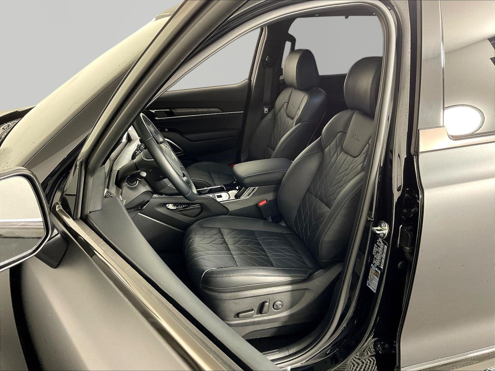 Used 2025 Kia Telluride EX X-Line AWD/4WD image 19