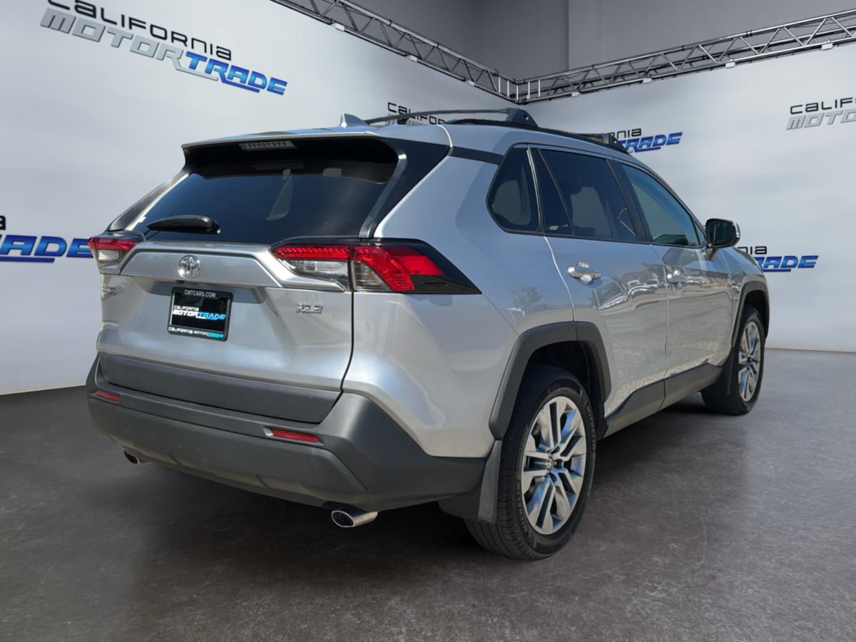 Used 2024 Toyota RAV4 XLE Premium FWD image 5