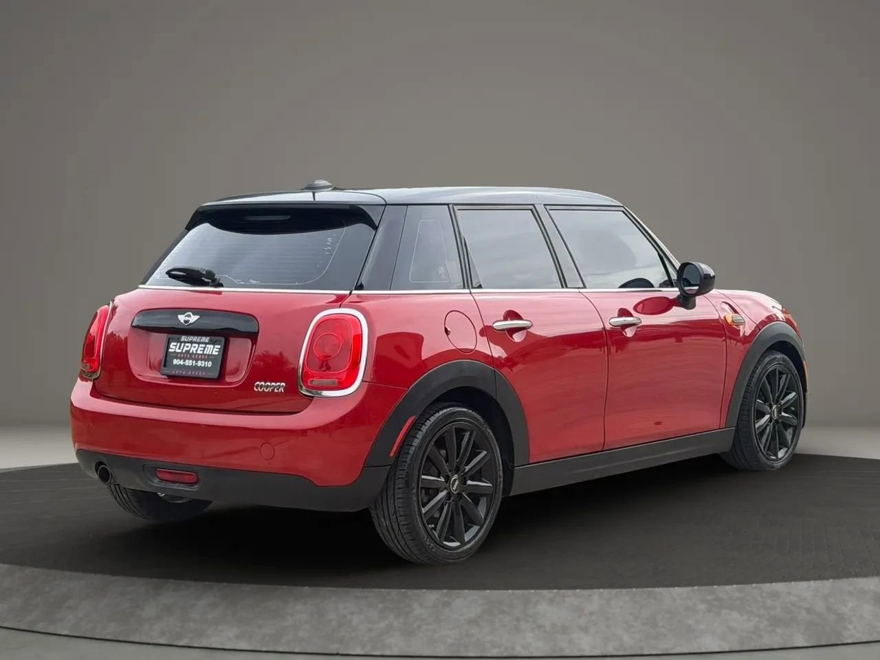 Used 2017 MINI Cooper 4-Door Hardtop FWD image 3