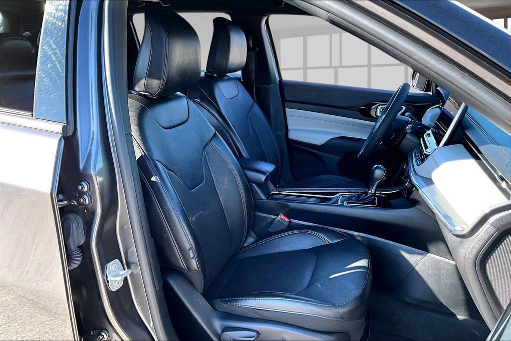 Used 2023 Jeep Compass Limited image 28