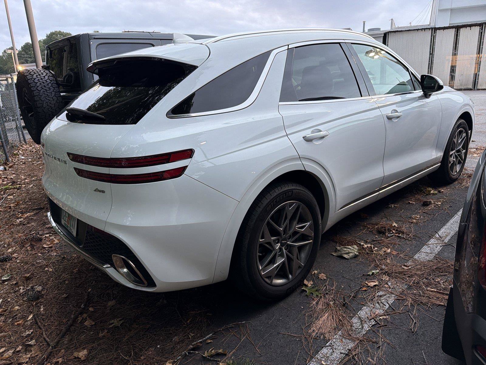 Used 2025 Genesis GV70 2.5T AWD/4WD image 4