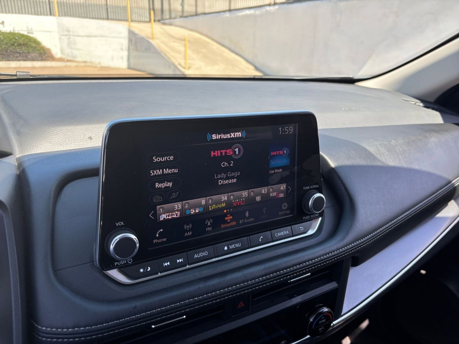 Used 2025 Nissan Rogue SV AWD/4WD image 20