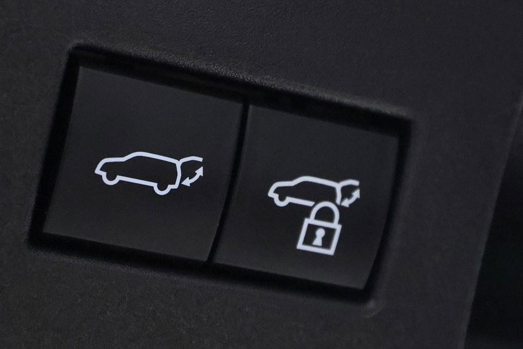 Used 2024 Lexus LX 600 4WD w/ Appearance Package image 18