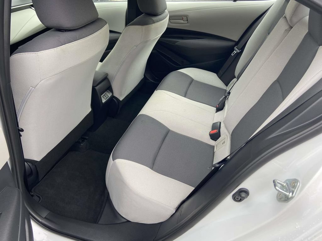 Used 2025 Toyota Corolla LE FWD image 17