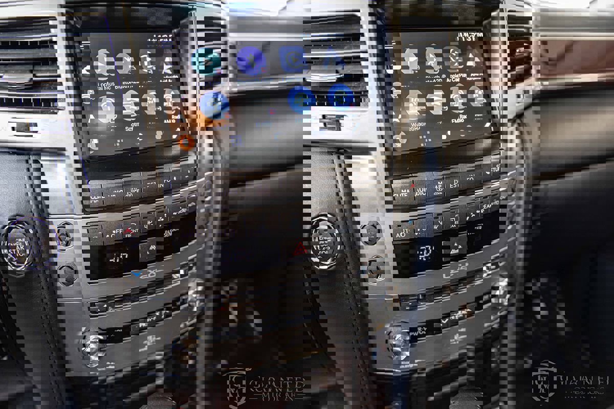 Used 2015 Lexus LX 570 4WD w/ Luxury Package image 30