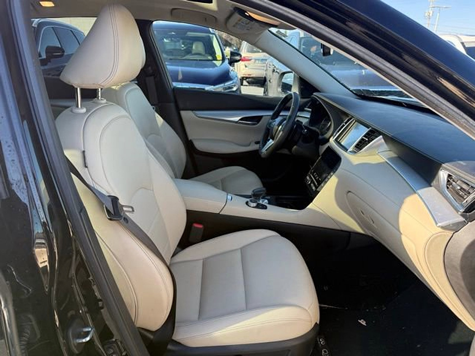 Used 2019 INFINITI QX50 Luxe w/ Navigation Package image 24