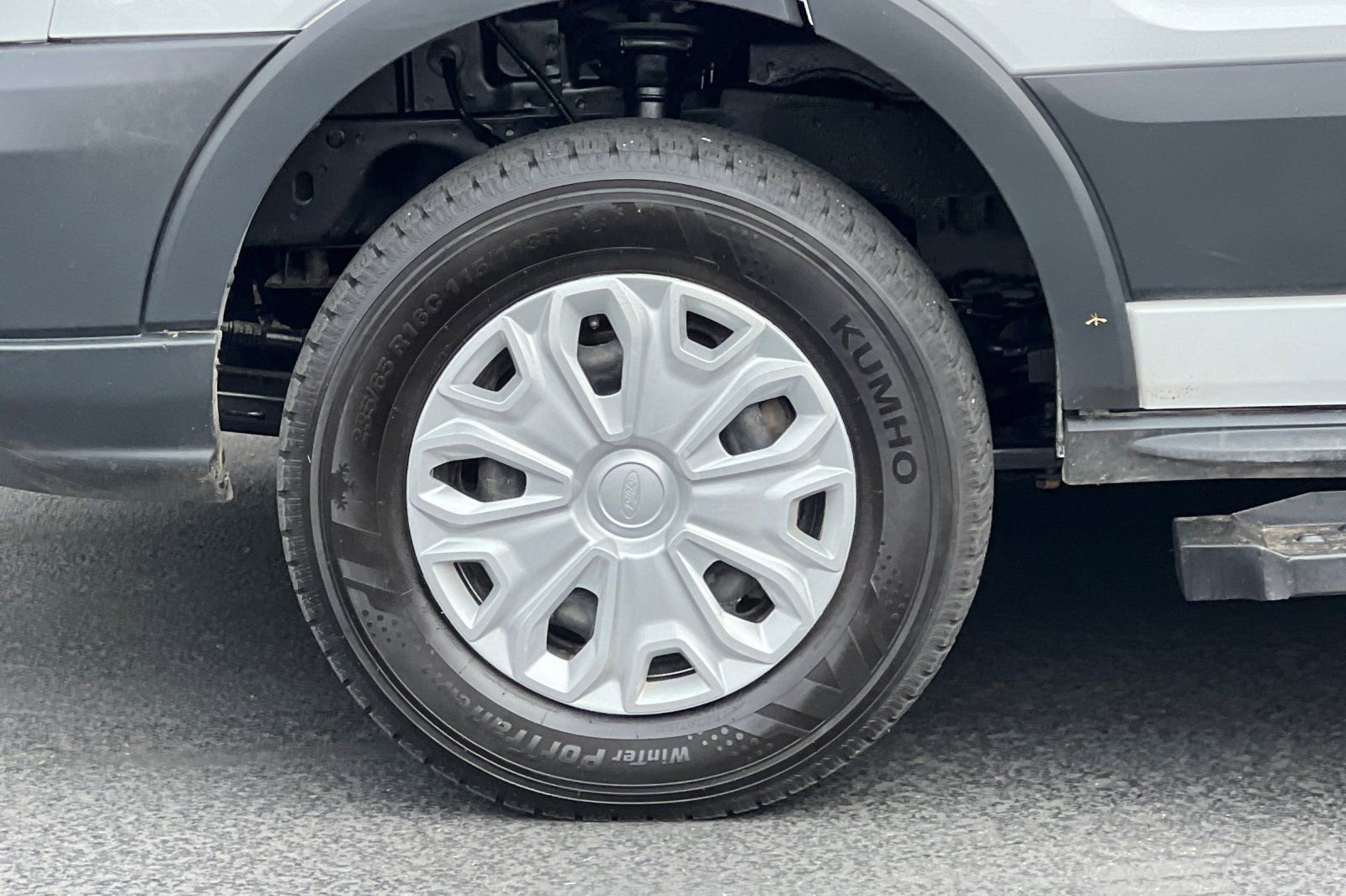 Used 2018 Ford Transit 150 XLT image 26