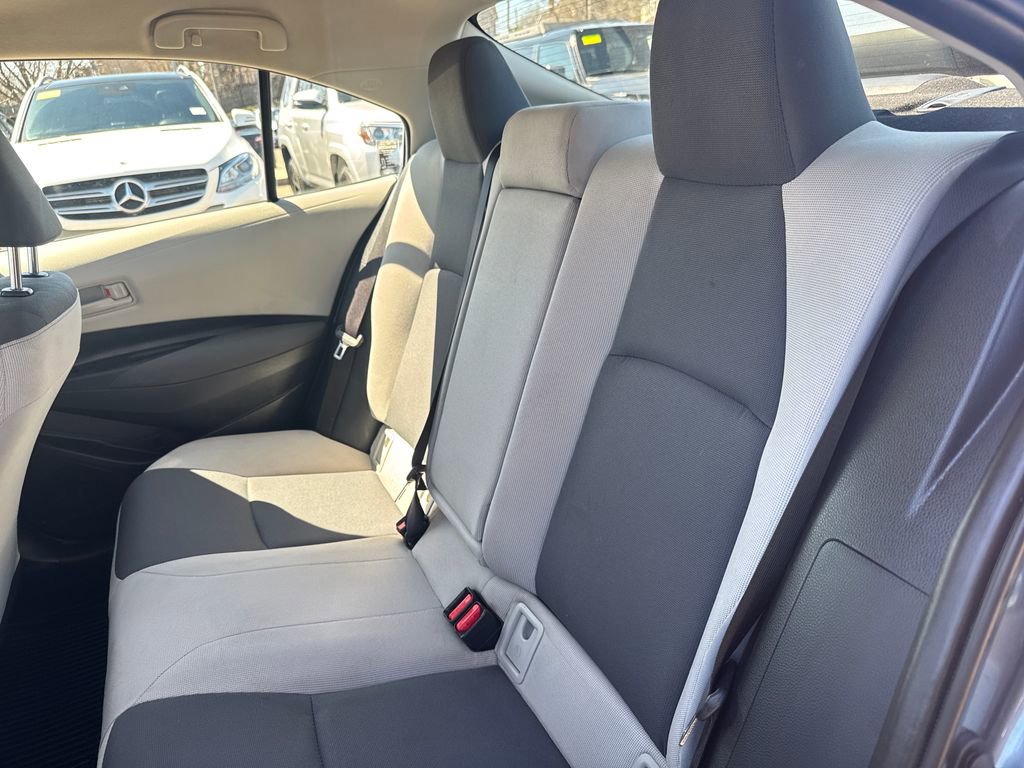 Used 2025 Toyota Corolla LE image 32