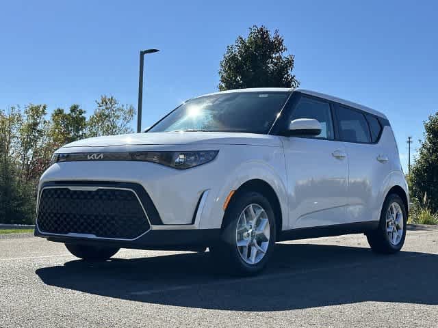 Used 2025 Kia Soul LX w/ LX Technology Package FWD image 18