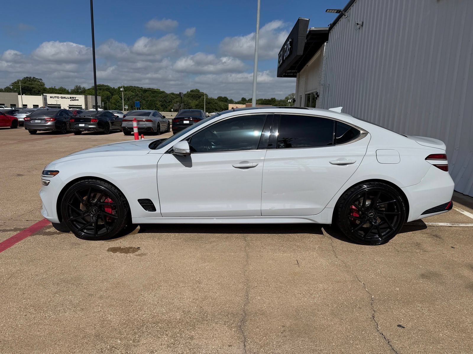 Used 2022 Genesis G70 3.3T RWD image 3