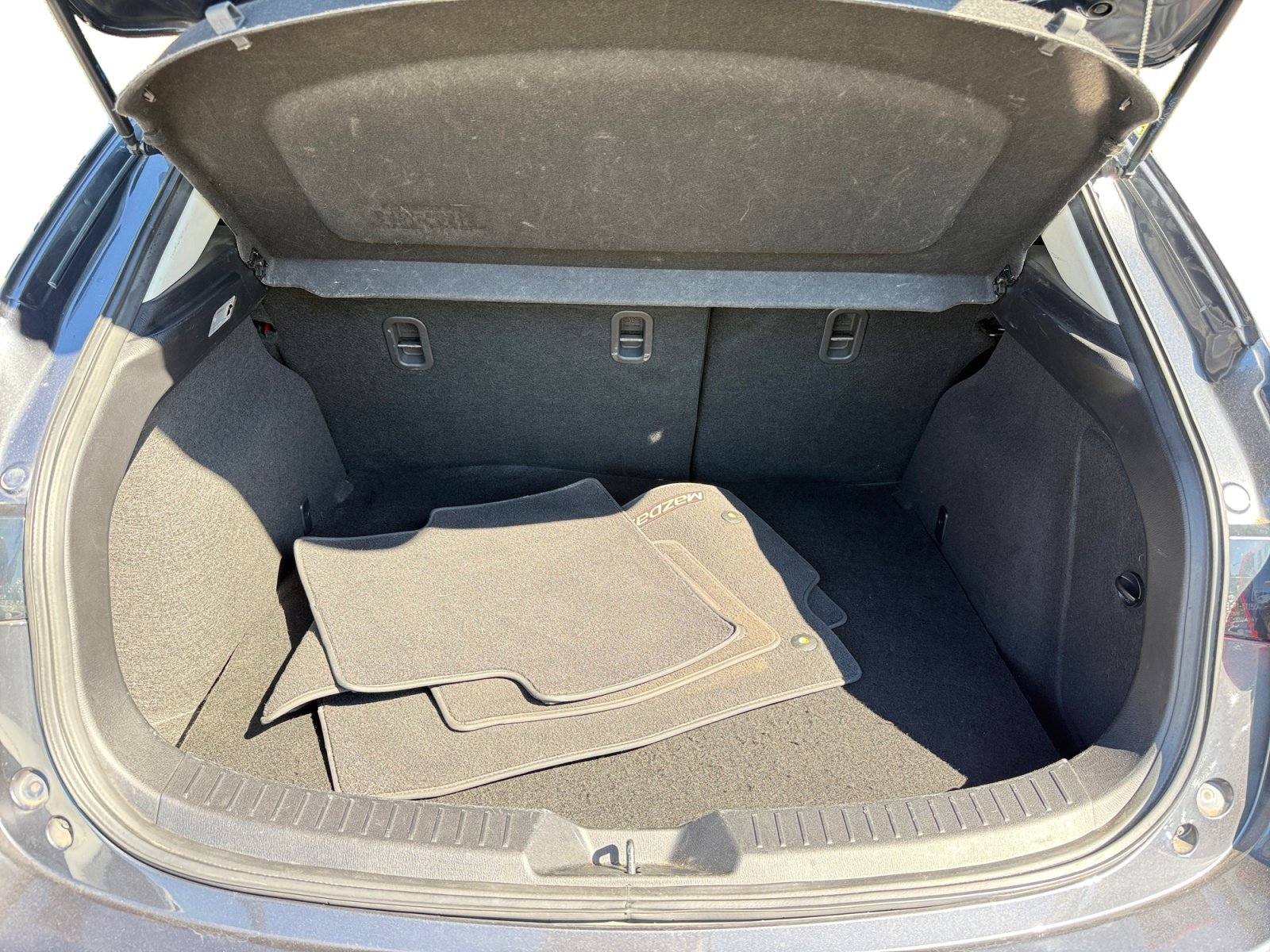 Used 2016 MAZDA MAZDA3 i Sport FWD image 17